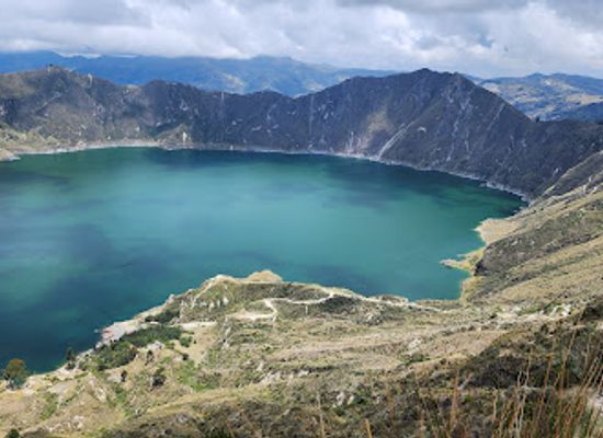 ecuador/quilotoa-crater-lake/bar/quilotoa-lake