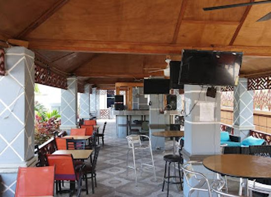 haiti/nippes/bar/inazi-bar