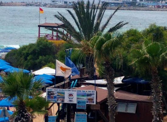 cyprus/makronissos-peninsula/bar/blue-waves-beach-bar