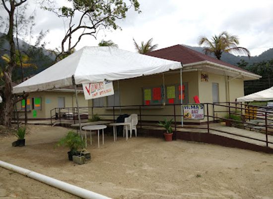 trinidad-and-tobago/san-juan-laventille/bar/vilma-s-bake-shark
