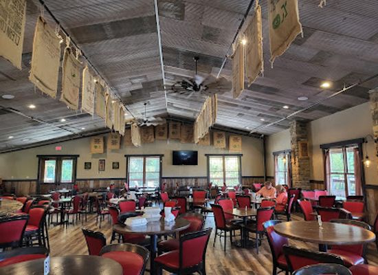 missouri/central-missouri/bar/quarry-wine-garden