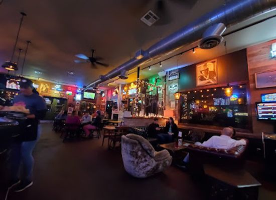 texas/houston/the-heights/bar/cedar-creek