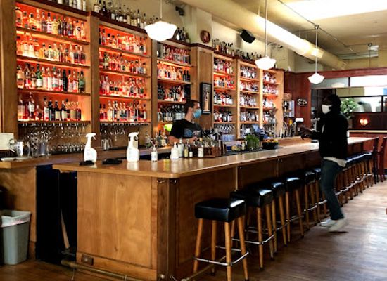 washington/san-juan-islands/bar/the-whisky-bar