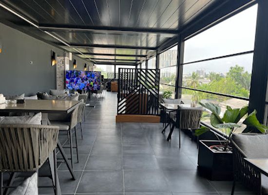 cameroon/littoral/bar/sky-bar