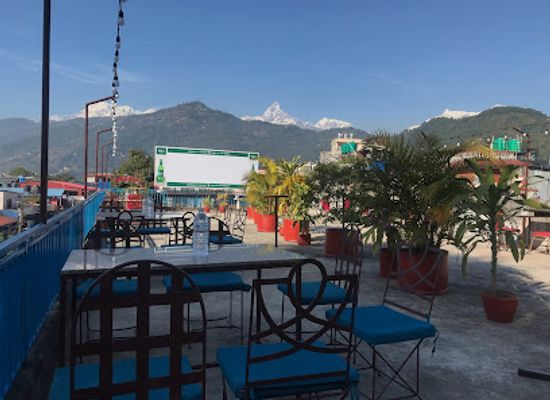 nepal/pokhara/world-peace-pagoda/bar/the-boss-restaurant