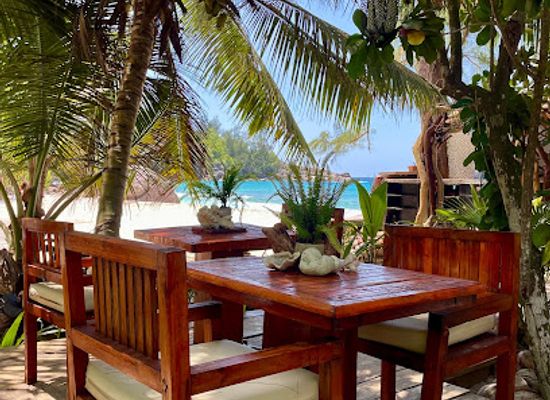 seychelles/praslin/bar/summer-bar