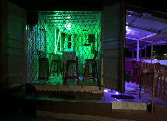 jamaica/dry-harbour-mountains/bar/fiwi-ochii-bar-and-grill