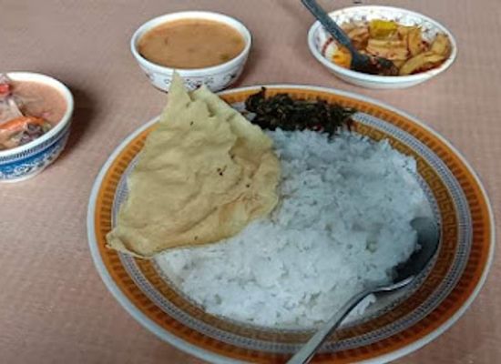 bhutan/lhuntse/bar/sunshine-bar-and-restaurant