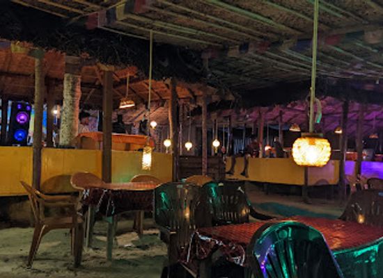 india/gokarna/bar/sea-rock-cafe