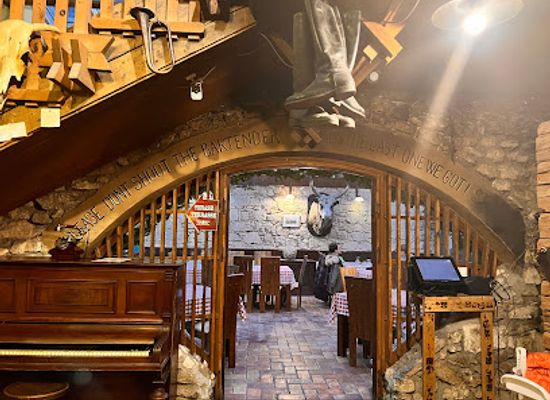 hungary/sopron-region/bar/papa-joe-s-saloon-steakhouse
