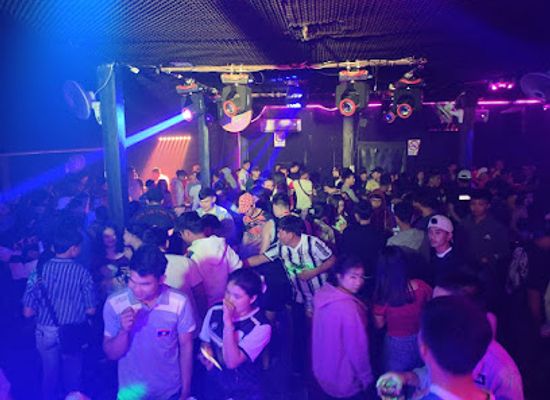 laos/phou-bia/bar/bk-pub