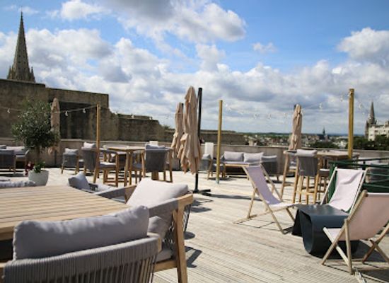 france/normandy-coast/bar/le-roof-du-chateau