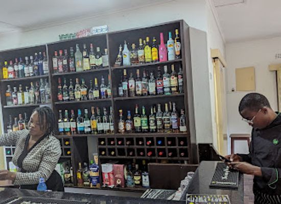 malawi/blantyre/bar/the-breeze