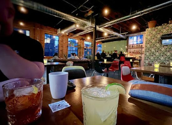 ohio/central-ohio/bar/the-daily-bar