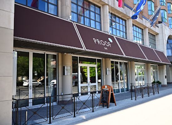canada/western-canada/bar/proof-bar-patio