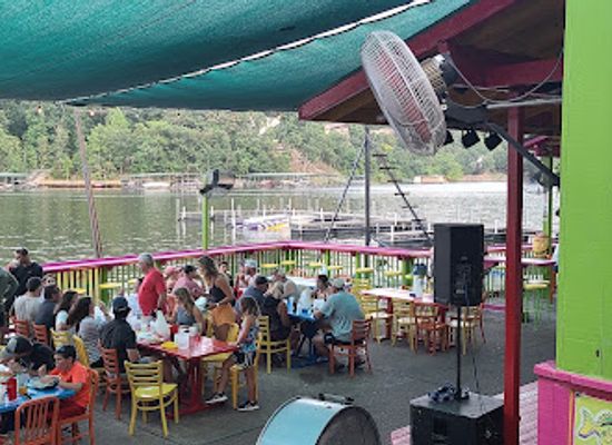 missouri/ha-ha-tonka-state-park/bar/the-fish-and-company