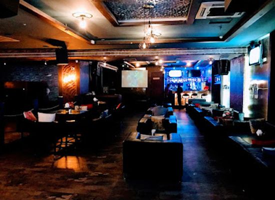 india/madhya-pradesh/bar/sky-blue-sports-bar
