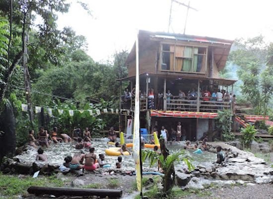 dominica/saint-george/bar/d-land-entertainment