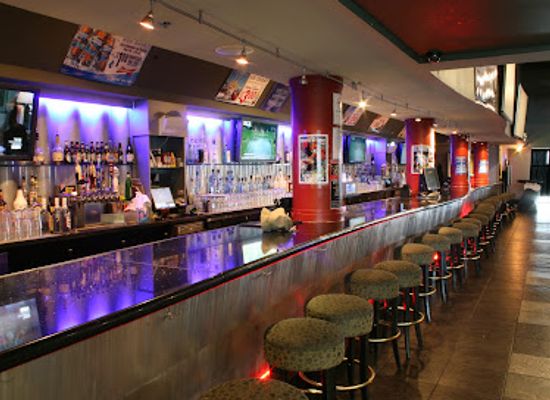 virginia/northern-virginia/bar/breakers-sky-lounge