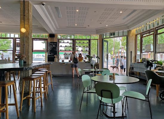 australia/canberra/dickson/bar/highroad