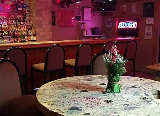 connecticut/litchfield-county/bar/dawn-s-getaway-cafe