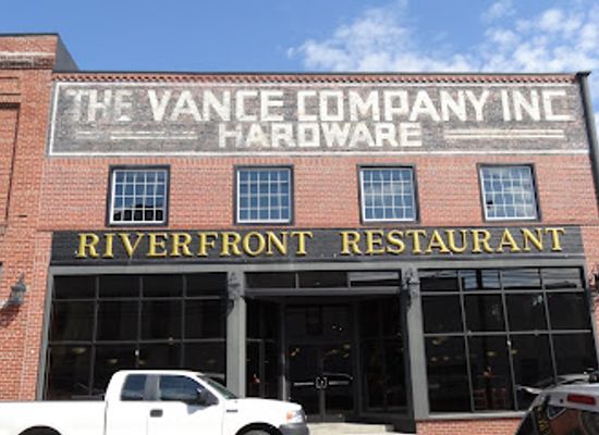 virginia/grayson-highlands-state-park/bar/riverfront-cafe