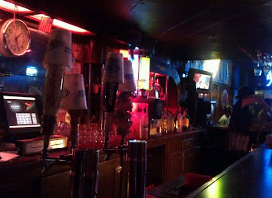 california/bakersfield/bar/the-mint-bar