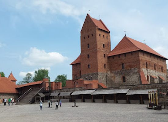 lithuania/trakai-island-castle/bar/kiubete