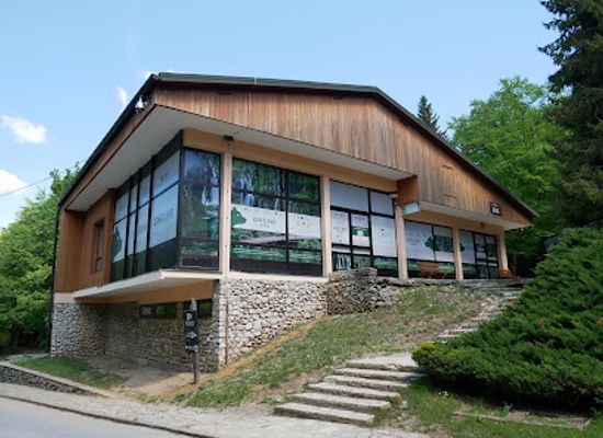 croatia/lika/bar/cafe-bar-flora