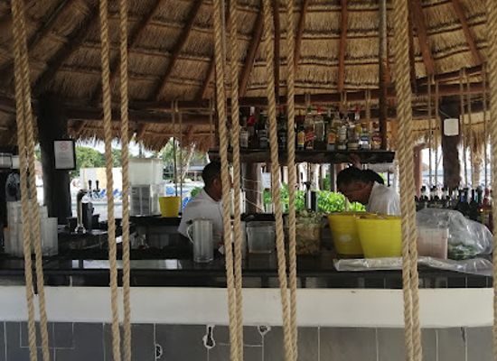 mexico/playa-del-carmen/punta-esmeralda/bar/columpios-bar