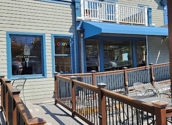 rhode-island/beavertail-state-park/bar/slice-of-heaven
