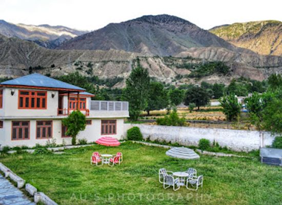 pakistan/kalash-valley/bar/chitral-guest-house-and-zowalo-restaurant