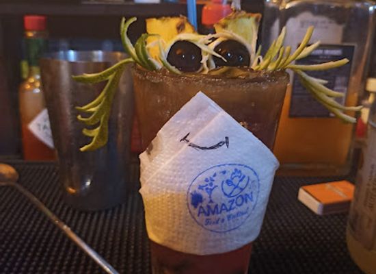ecuador/amazon/bar/amazon-food-cocktail-2