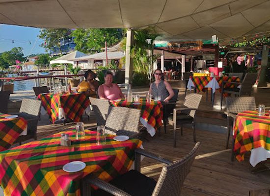 grenada/saint-george/bar/dodgy-dock-restaurant-grenada