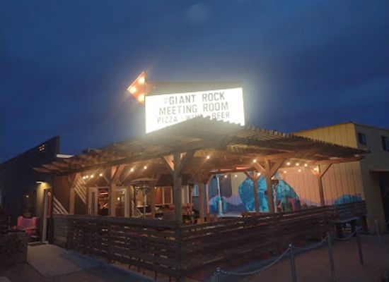 california/joshua-tree-national-park/bar/giant-rock-meeting-room