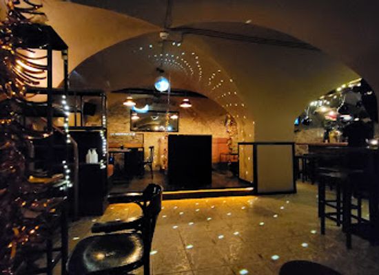 latvia/riga/old-town/bar/cartel-bar