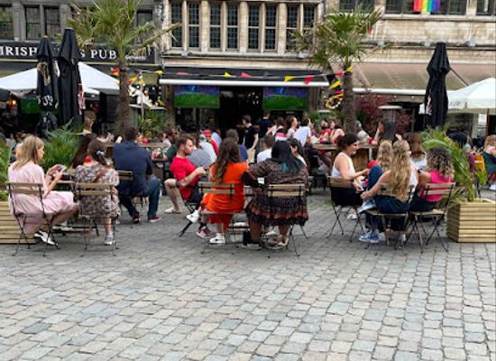 belgium/antwerp/antwerp-city-center/bar/bar-patron