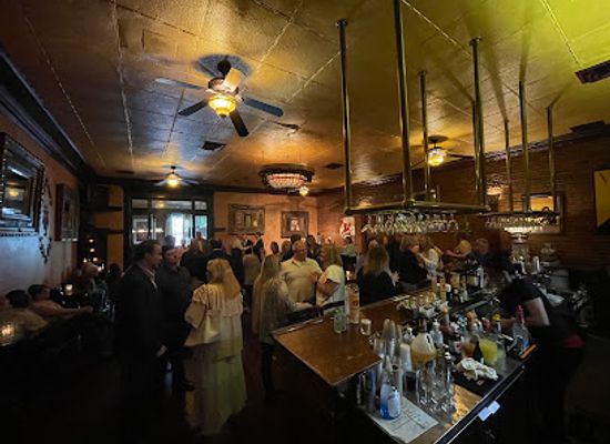 arkansas/ouachita-national-forest/bar/the-porterhouse