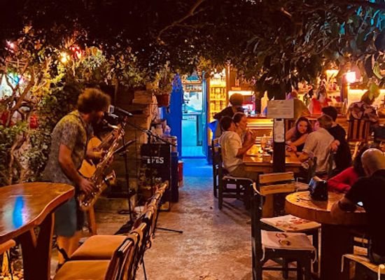 turkiye/kas/bar/dragoman-bahce