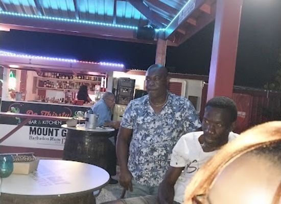 barbados/saint-george/bar/de-thirsty-lizard