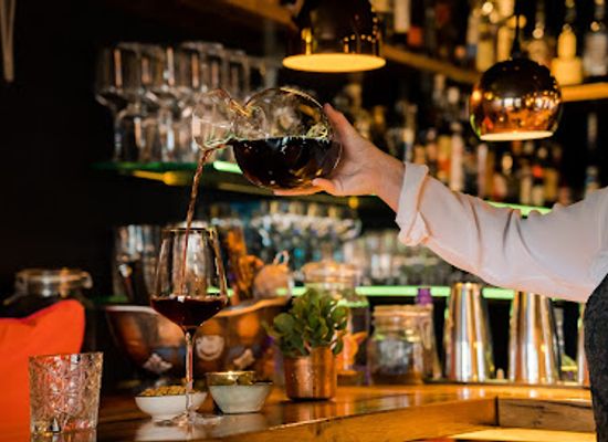 austria/salzkammergut/bar/herzkuchlfee-im-wolferl-wein