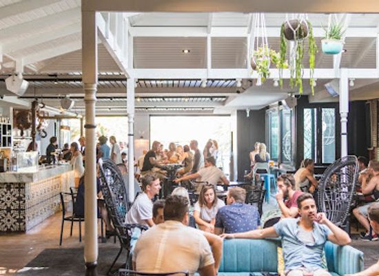australia/adelaide/glenelg/bar/the-moseley
