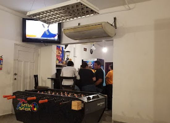 honduras/sula-valley/bar/zeppelin-bar