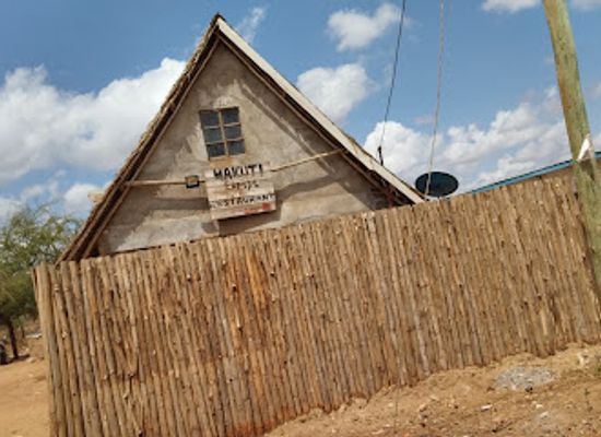 kenya/chyulu-hills/bar/makuti-bar-restaurant-lodgings