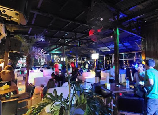 sierra-leone/western-area/bar/liv-lounge-bar-west-africa-sl