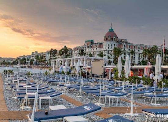 france/nice/promenade-des-anglais/bar/blue-beach
