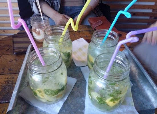 tunisia/bizerte/bar/juice-box