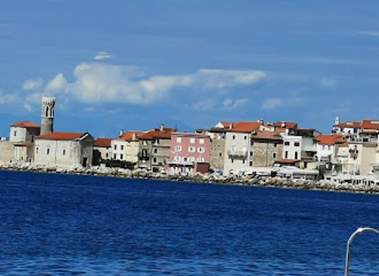 slovenia/piran/bar/pirancek-beach-bar
