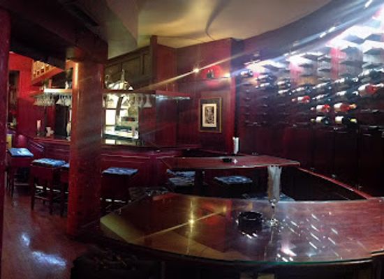 egypt/cairo/heliopolis/bar/ellio-s