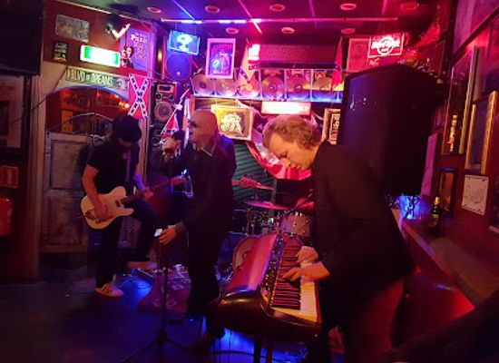 netherlands/kinderdijk/bar/bar-double-d